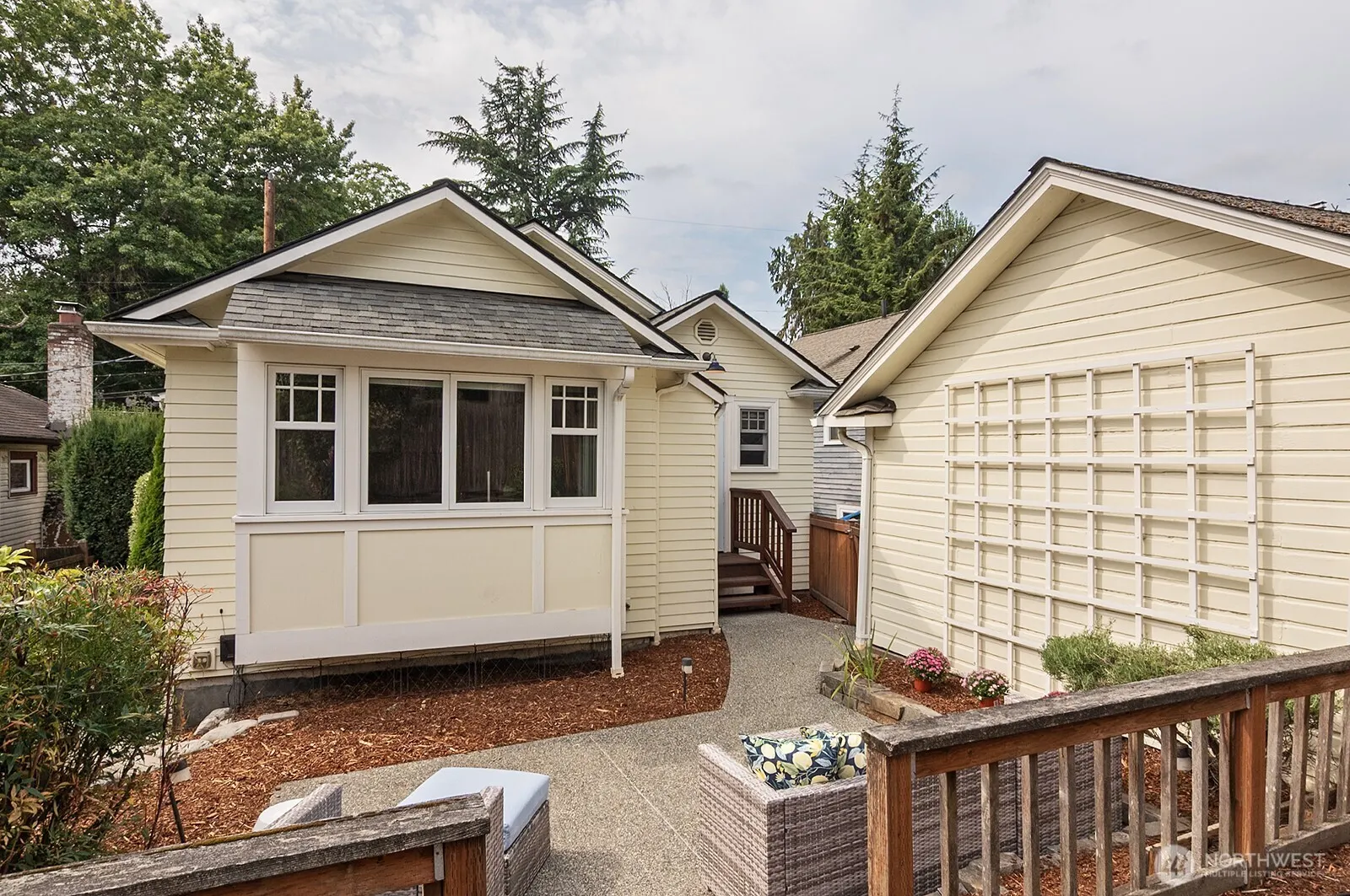 5722 25th Avenue NE, Seattle, WA 98105