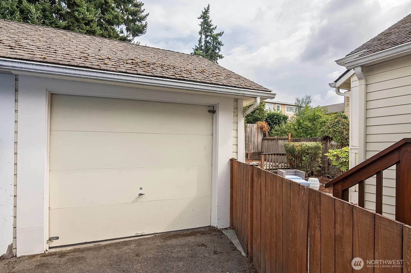 5722 25th Avenue NE, Seattle, WA 98105