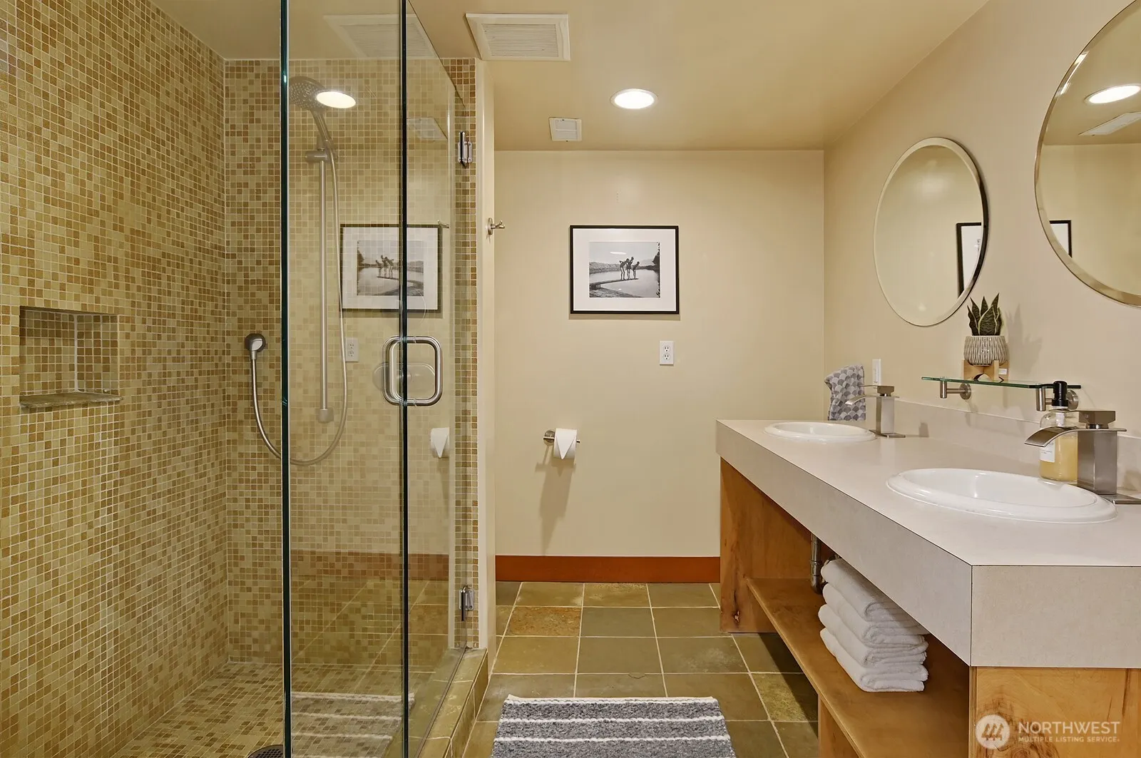 5722 25th Avenue NE, Seattle, WA 98105
