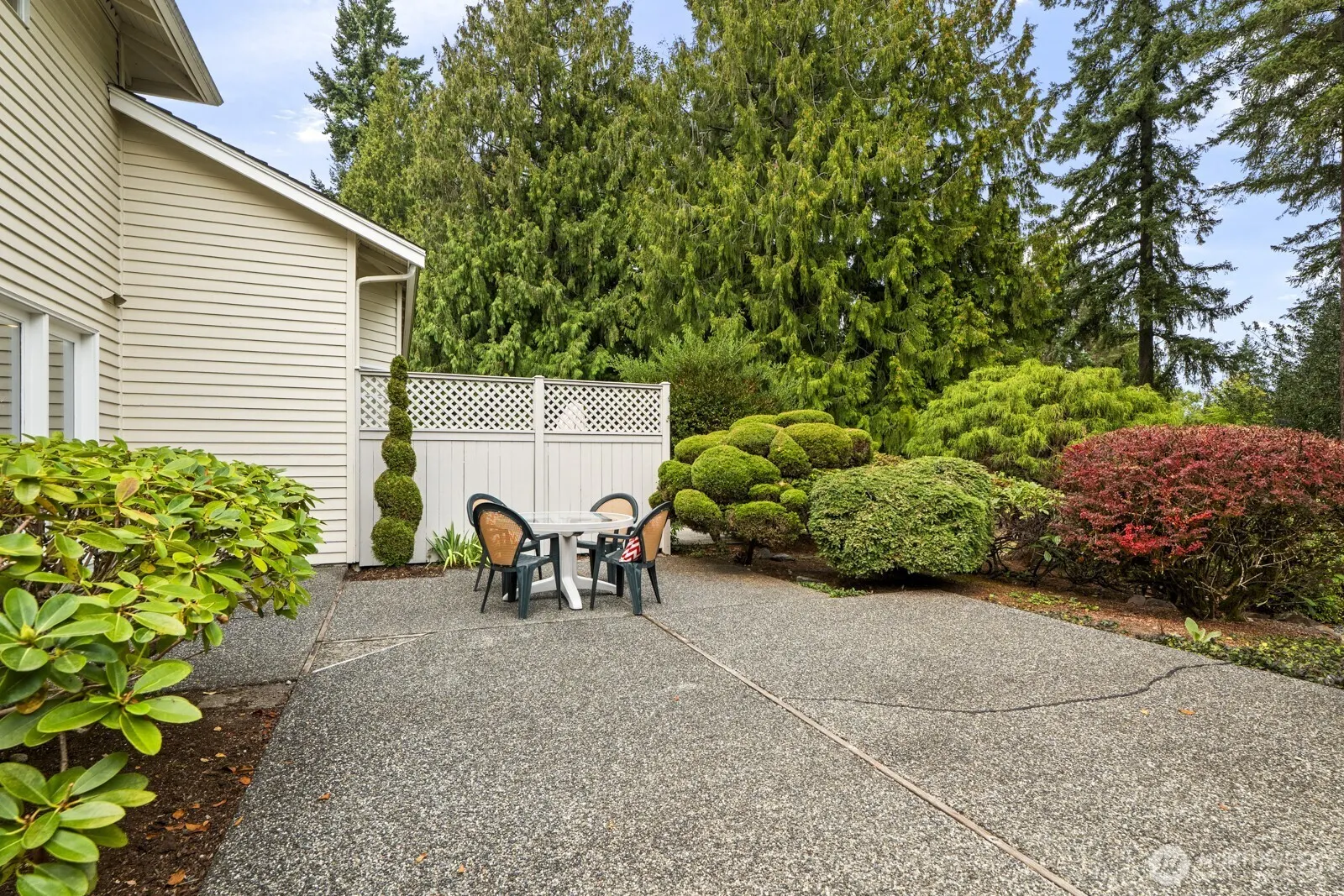2015 Mill Pointe Drive SE, Mill Creek, WA 98012