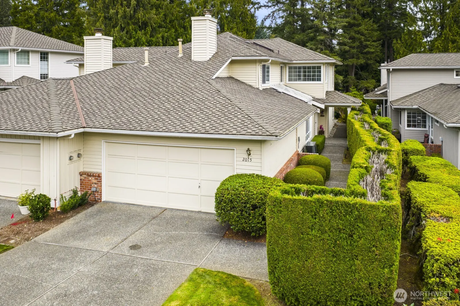 2015 Mill Pointe Drive SE, Mill Creek, WA 98012