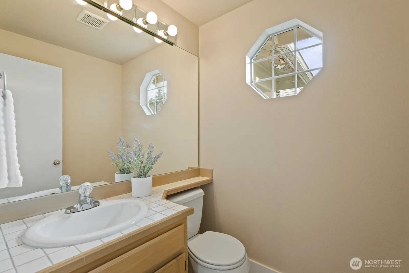 2015 Mill Pointe Drive SE, Mill Creek, WA 98012