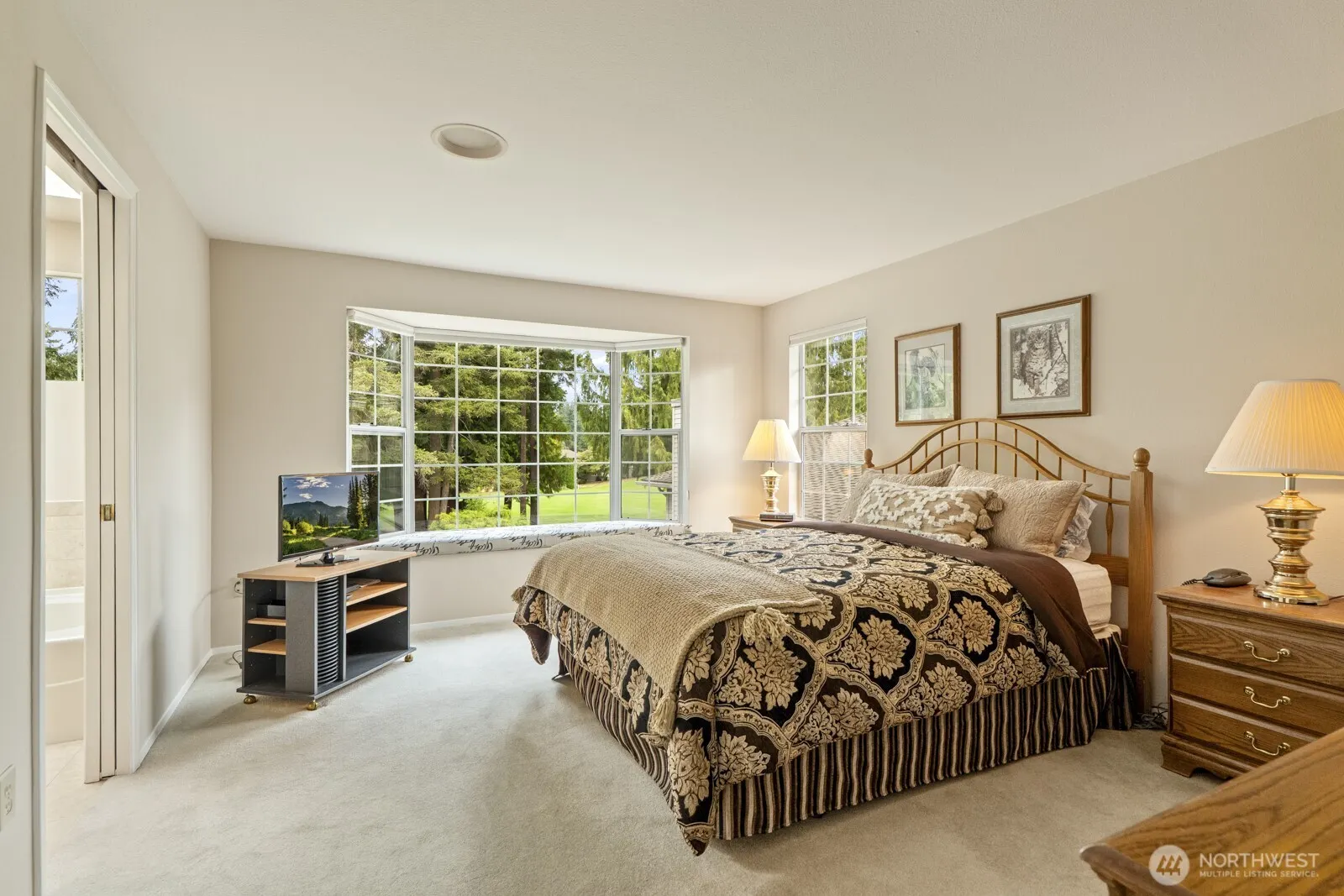 2015 Mill Pointe Drive SE, Mill Creek, WA 98012