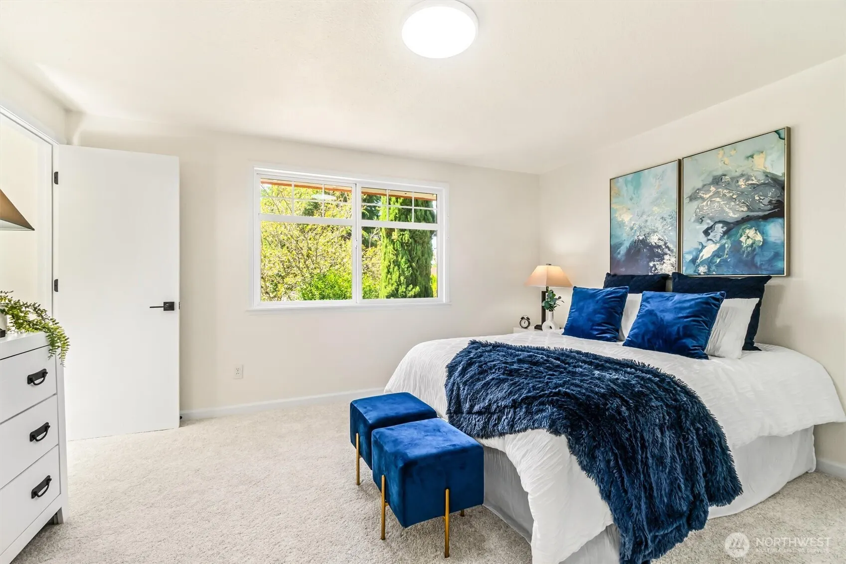 21031 NE 17th Street , Sammamish, WA 98074-4203