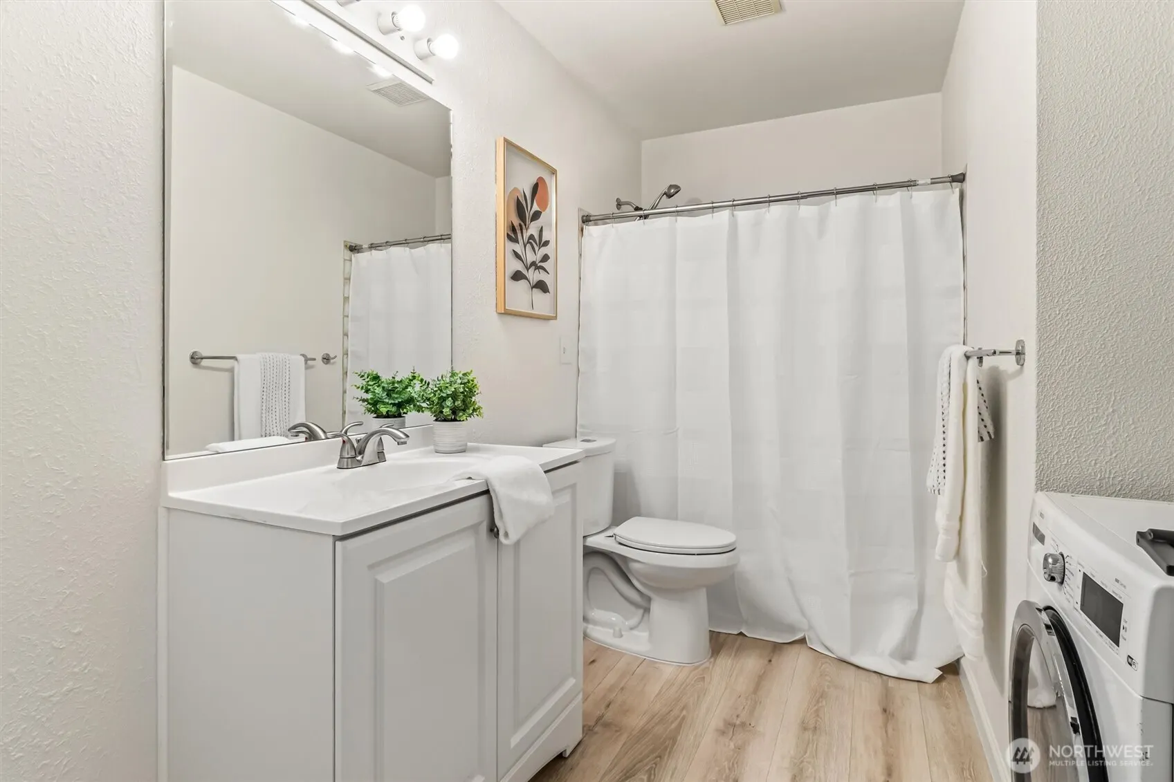 21031 NE 17th Street , Sammamish, WA 98074-4203