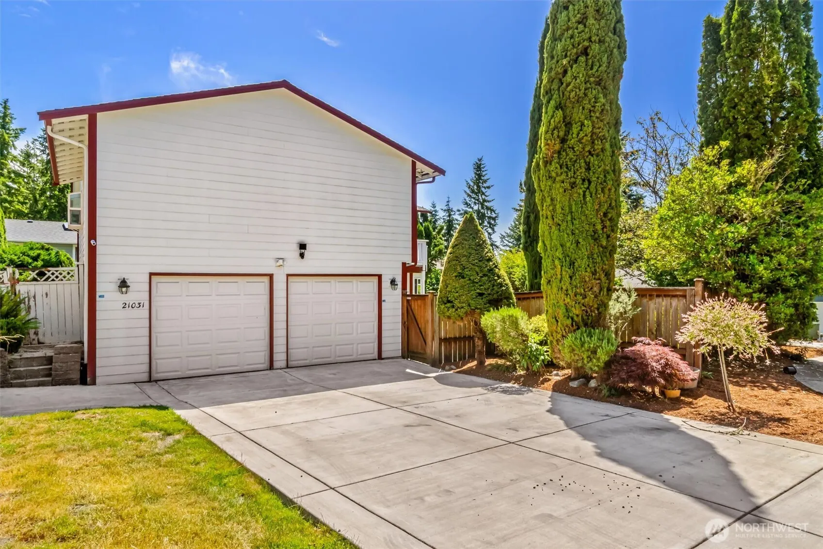 21031 NE 17th Street , Sammamish, WA 98074-4203