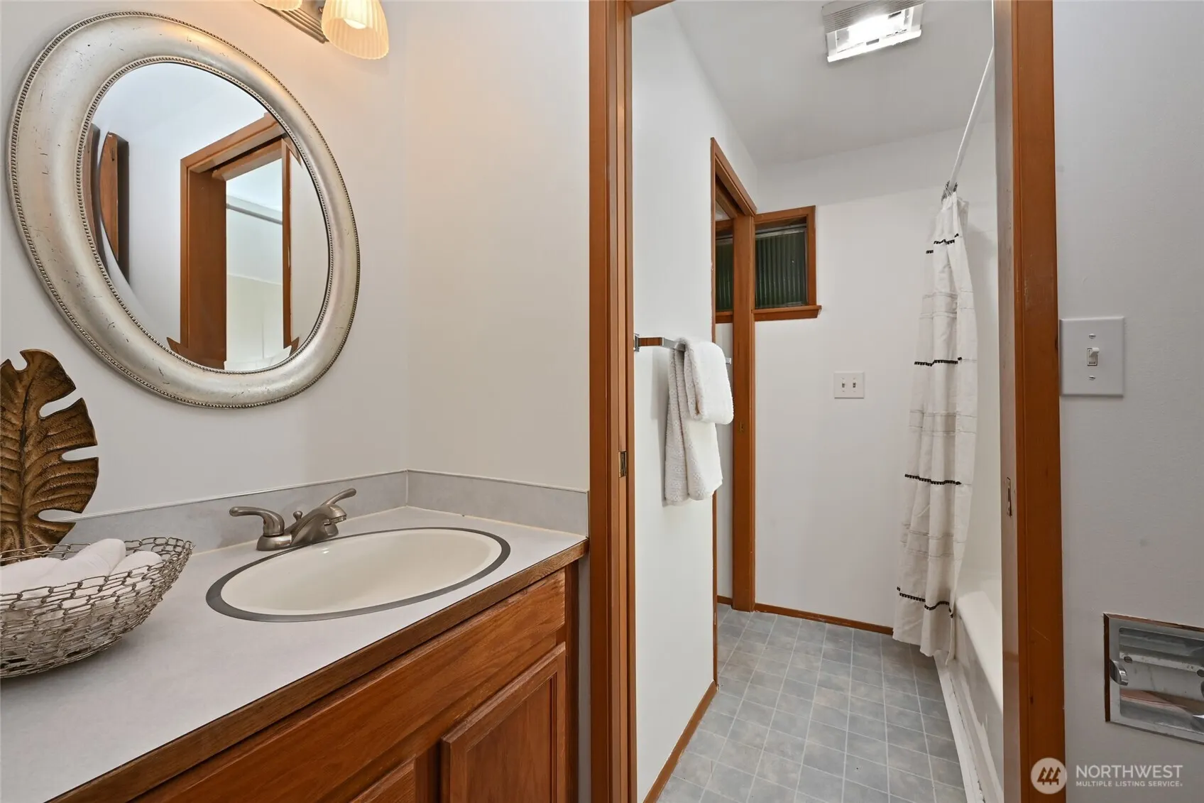 7818 NE 124th St , Kirkland, WA 98034