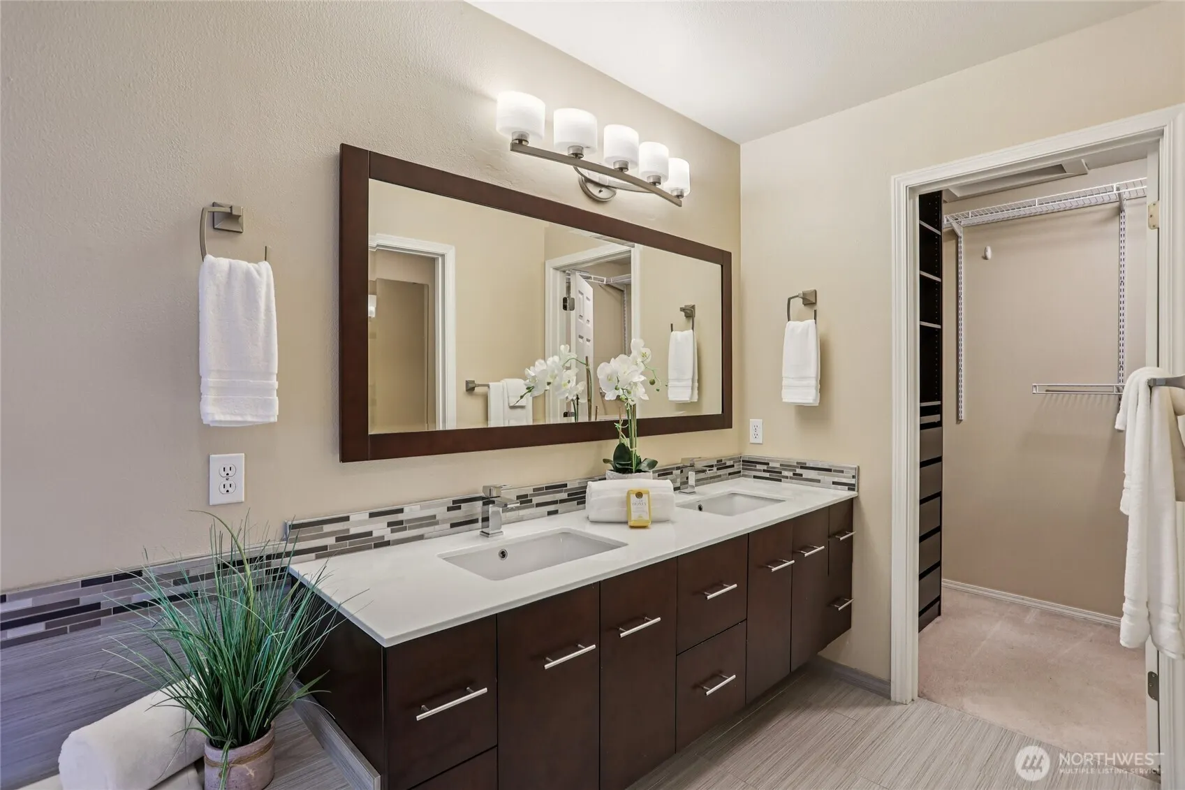 12118 NE 171st Place #E202, Bothell, WA 98011