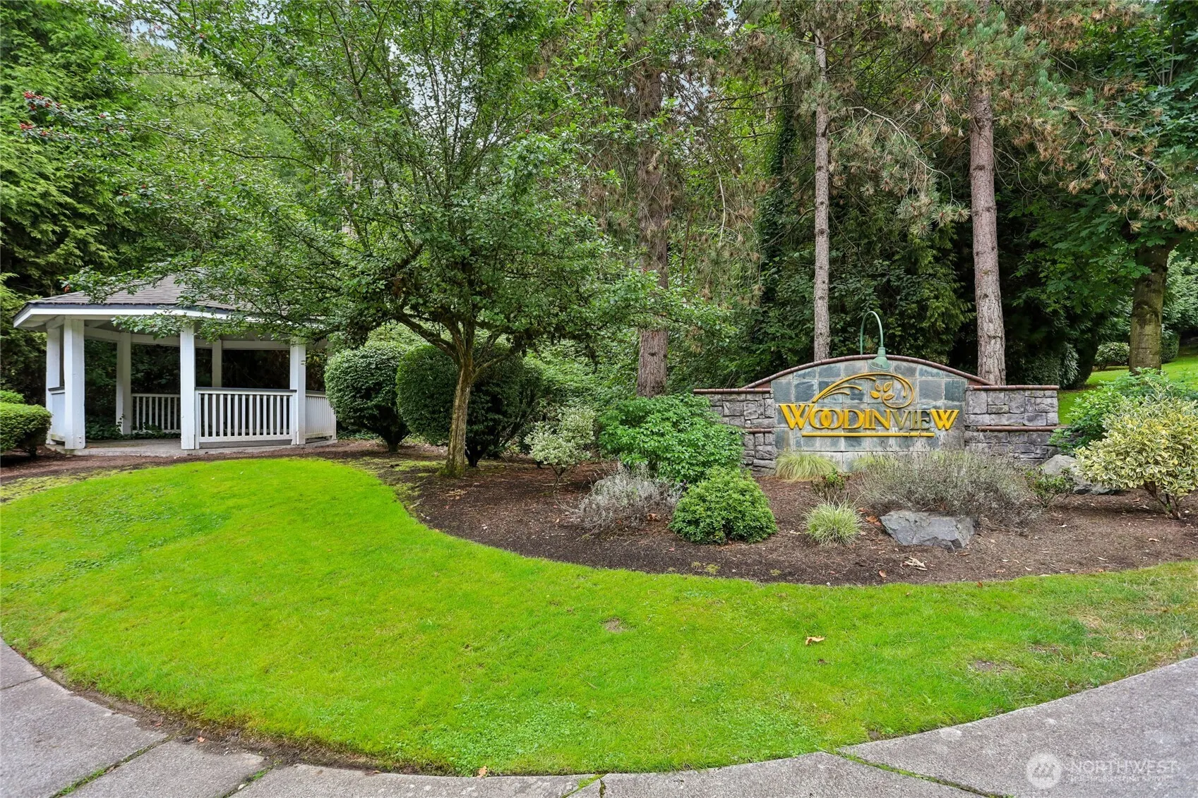 12118 NE 171st Place #E202, Bothell, WA 98011