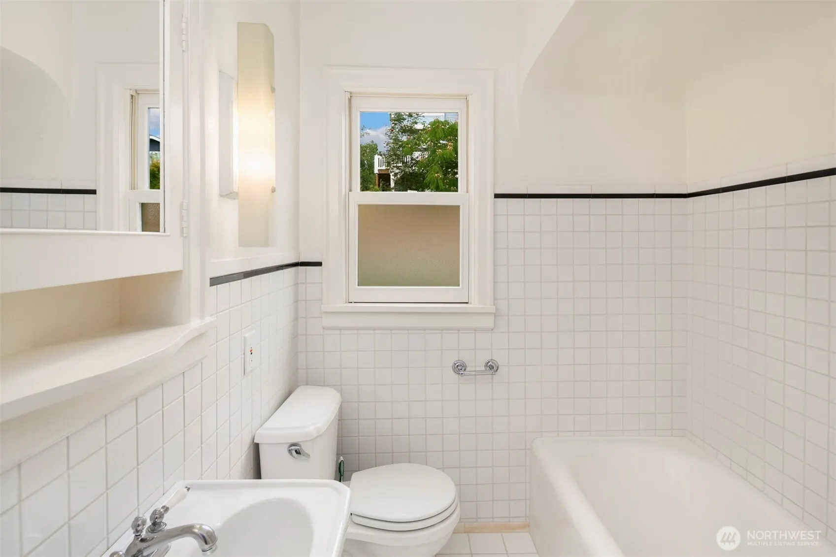 5728 29th Avenue NE, Seattle, WA 98105