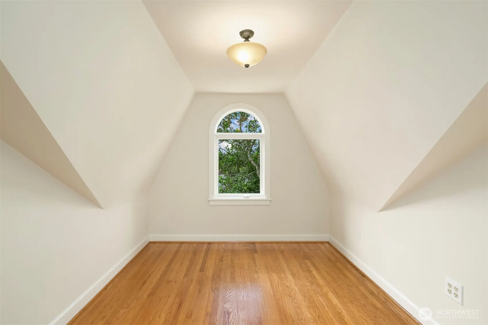 5728 29th Avenue NE, Seattle, WA 98105