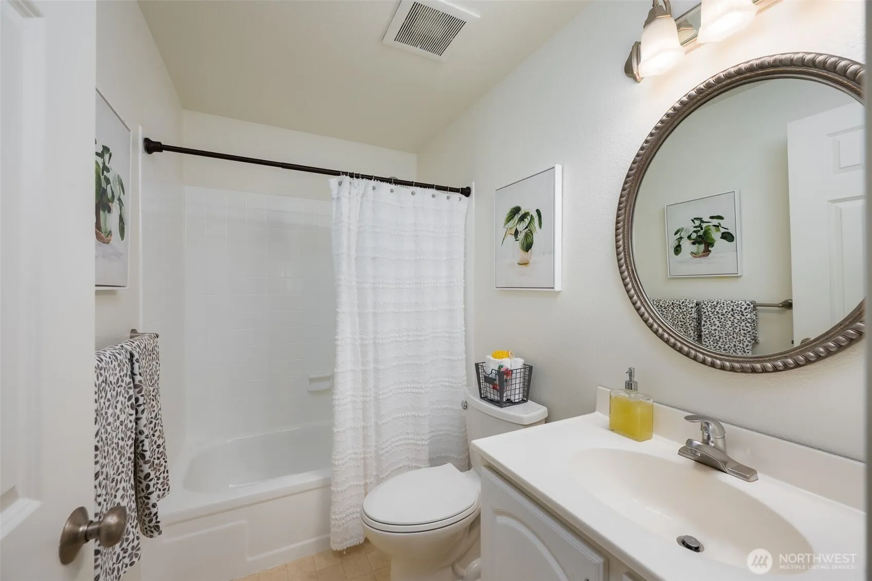 10909 156th Place NE, Redmond, WA 98052