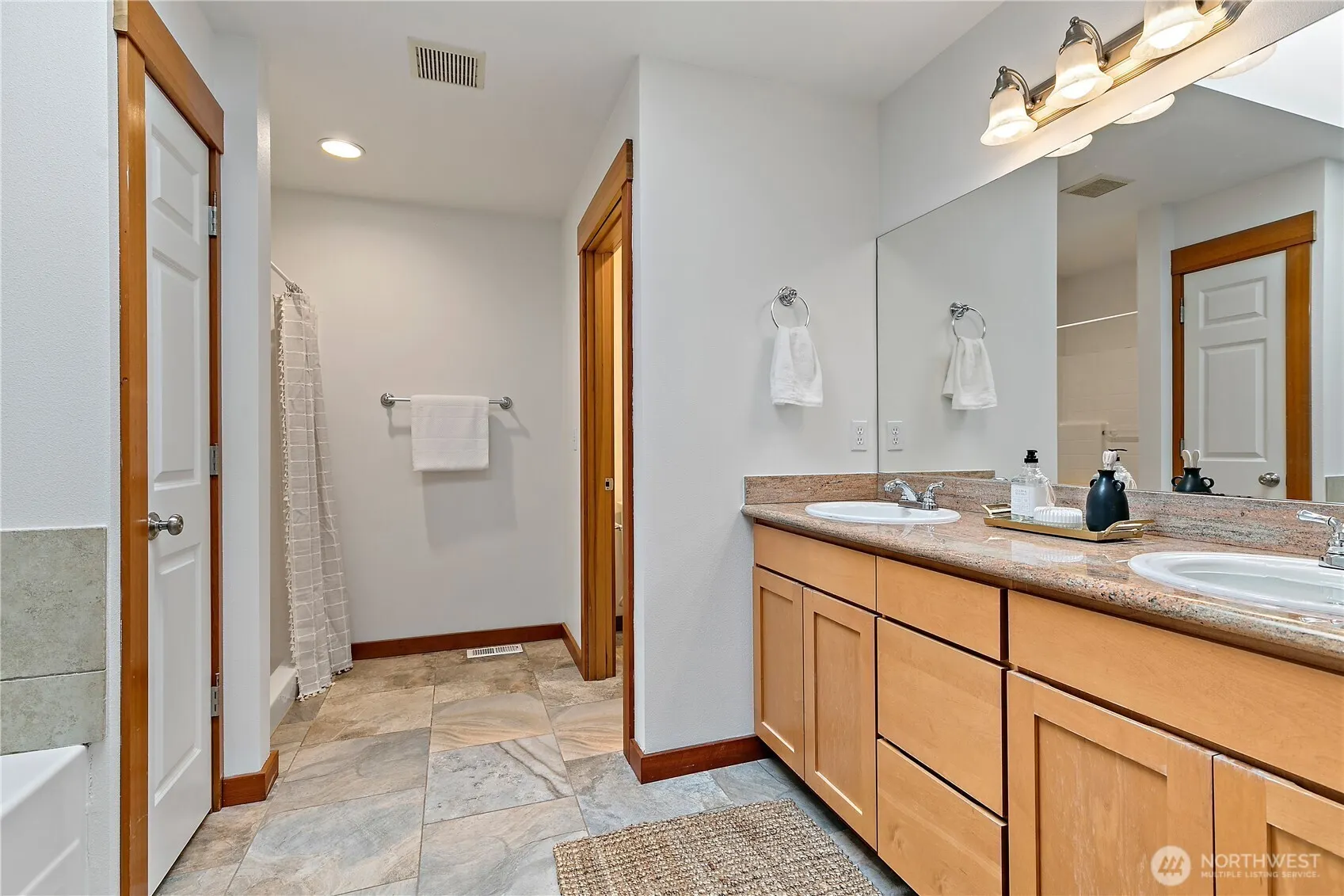 5468 18th Avenue SW, Seattle, WA 98106