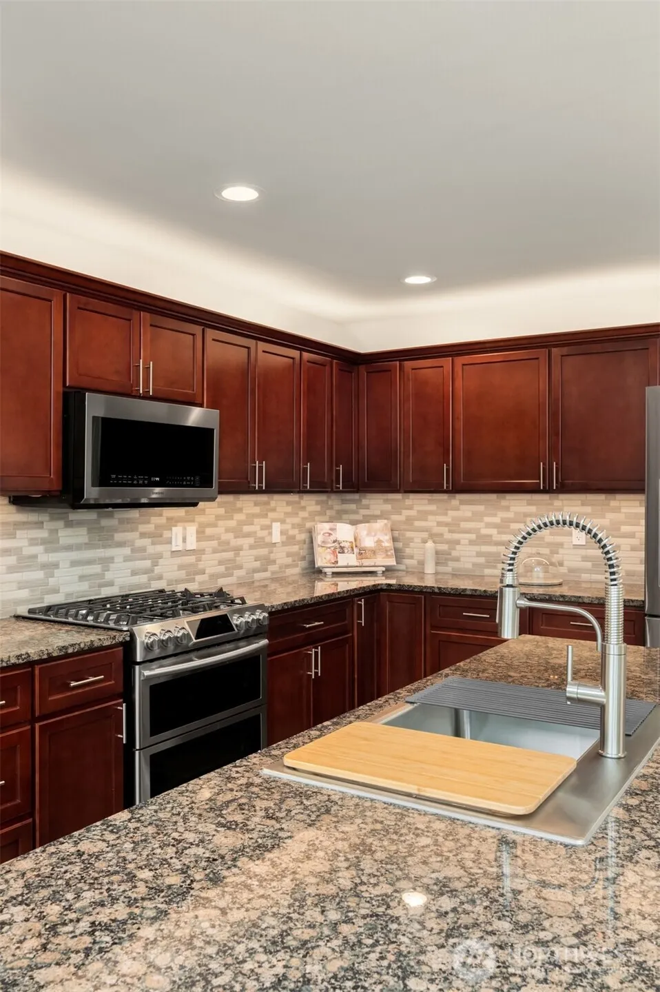 2432 192nd Place SW, Lynnwood, WA 98036