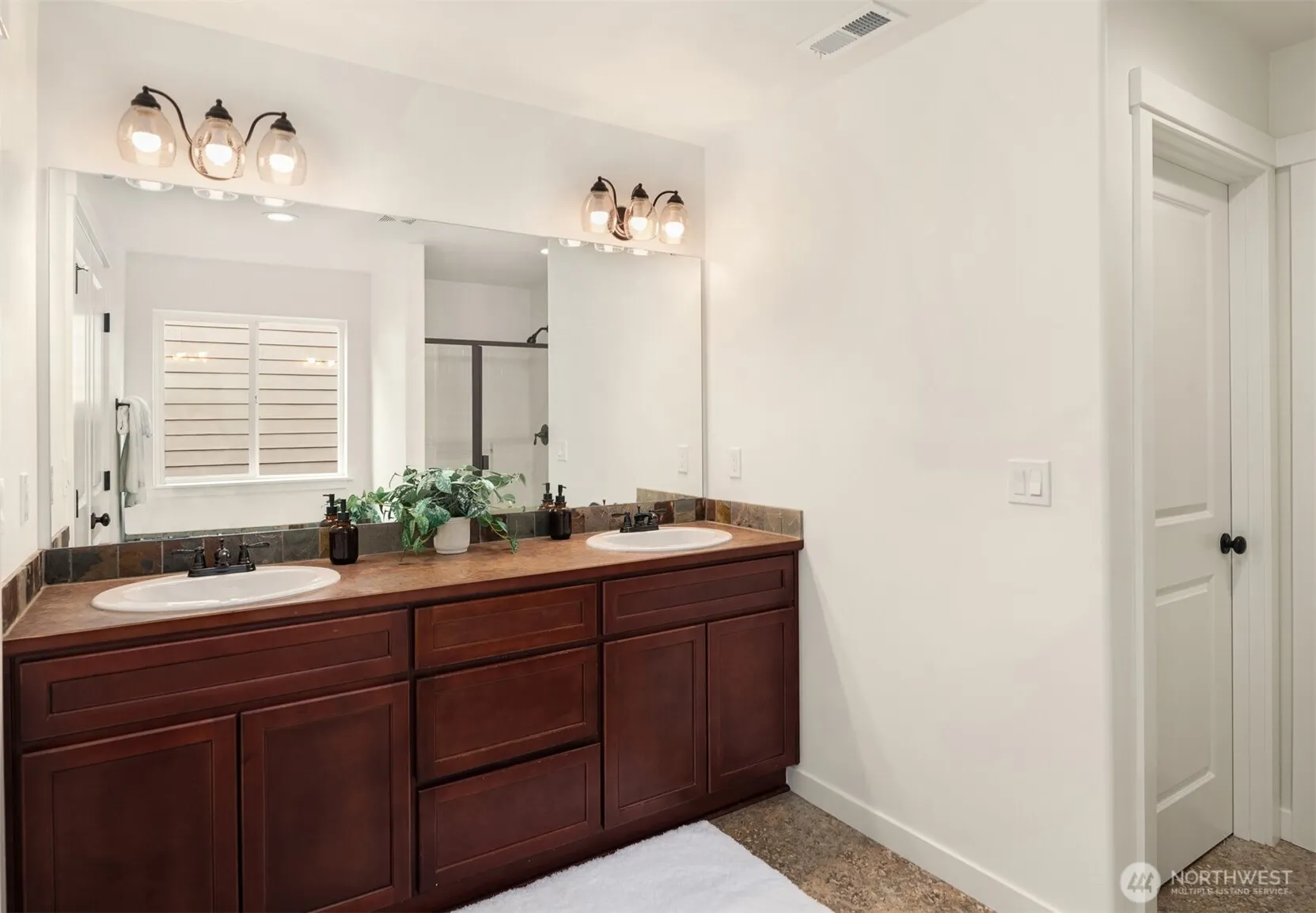 2432 192nd Place SW, Lynnwood, WA 98036