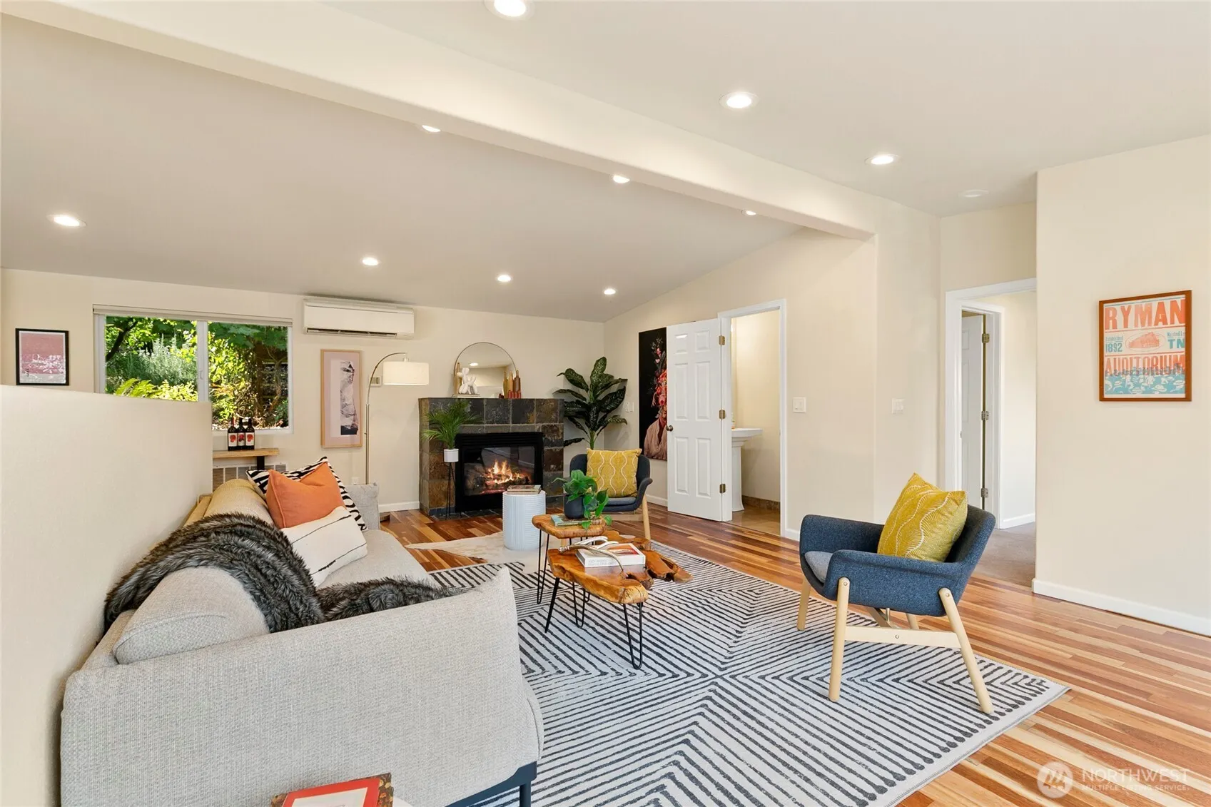 3701 SW Southern Street , Seattle, WA 98126-3445