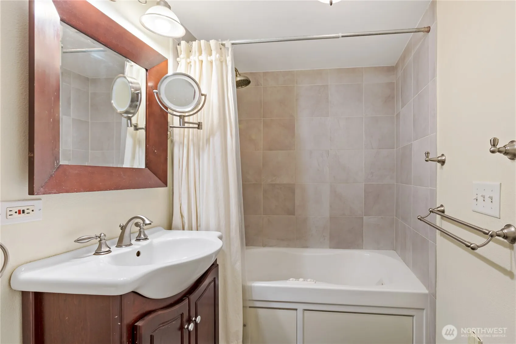 3028 Western Avenue #501, Seattle, WA 98121