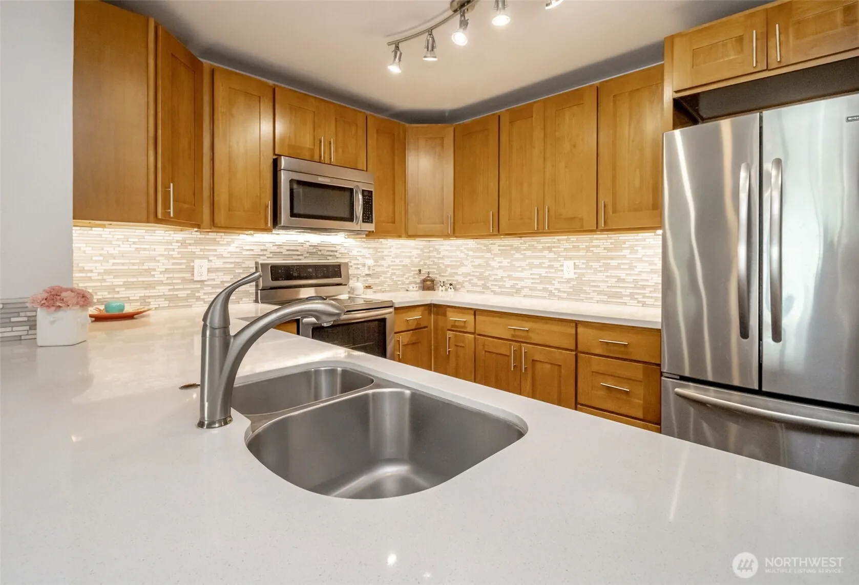 1526 Alki Avenue SW #204, Seattle, WA 98116