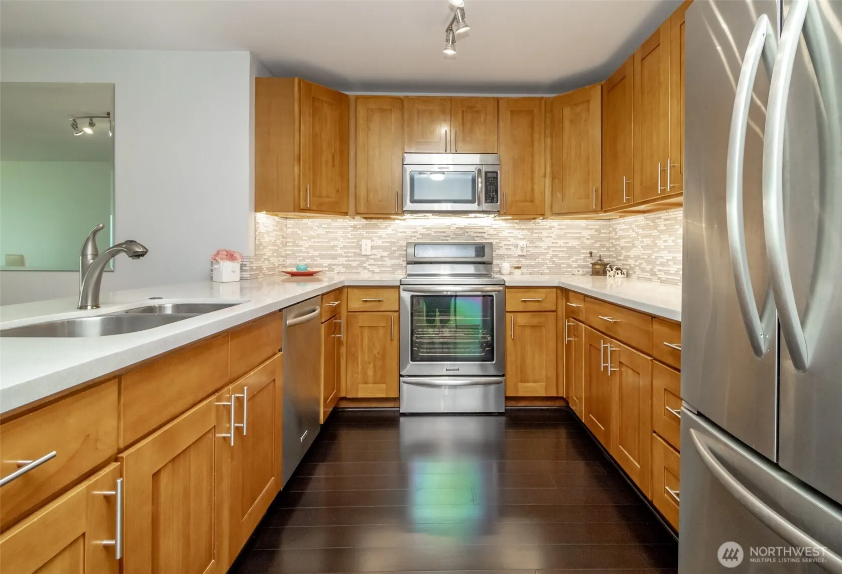 1526 Alki Avenue SW #204, Seattle, WA 98116