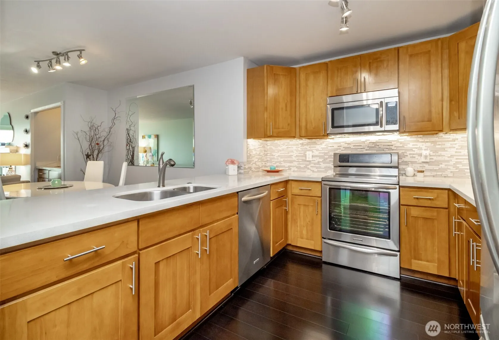 1526 Alki Avenue SW #204, Seattle, WA 98116