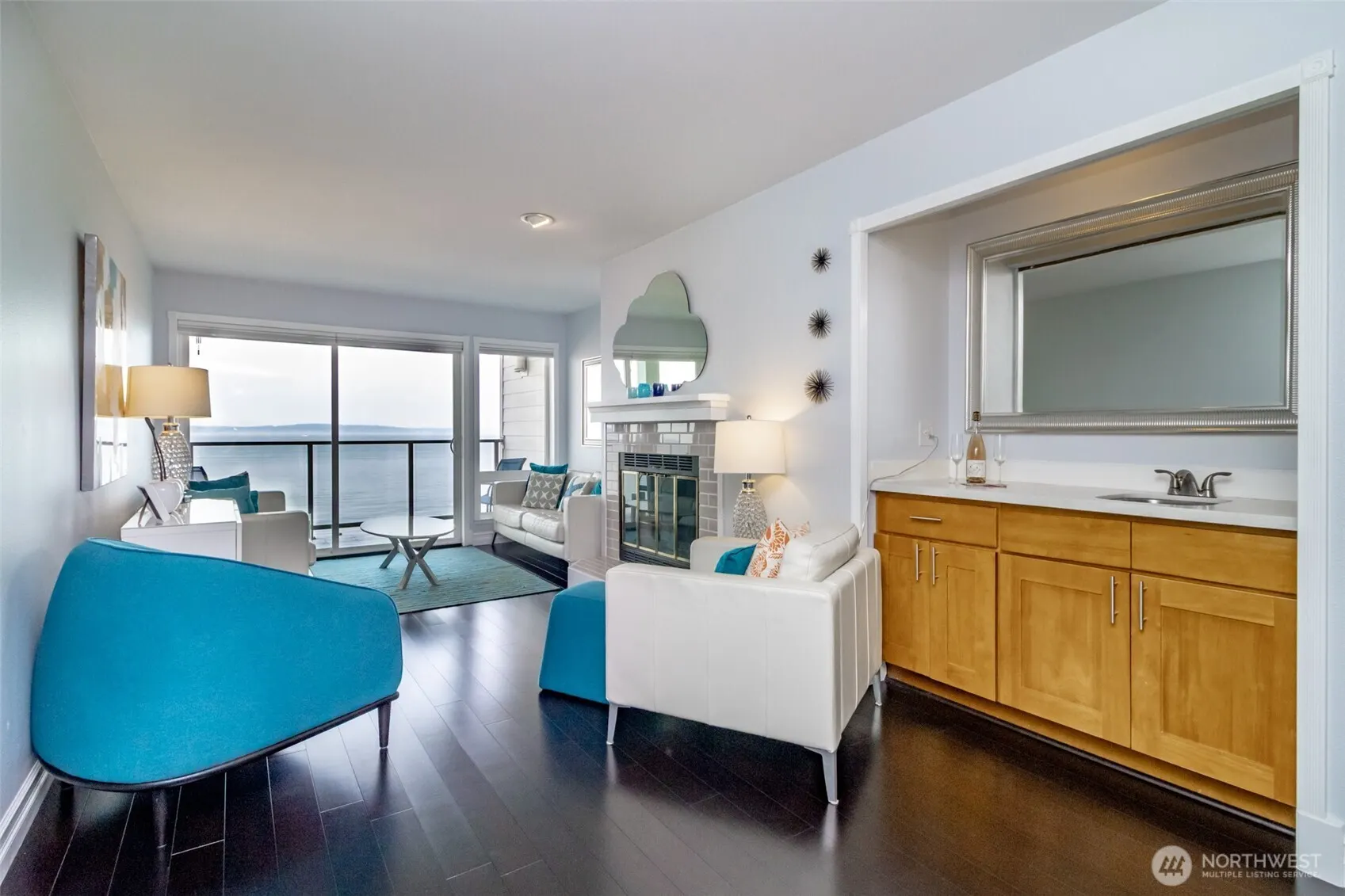 1526 Alki Avenue SW #204, Seattle, WA 98116