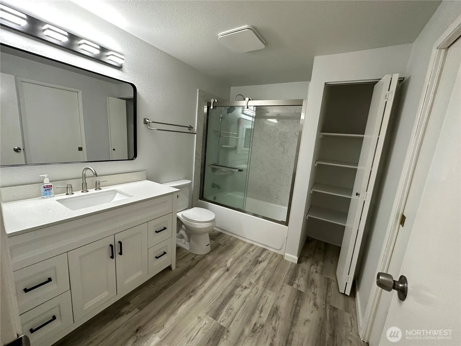 25051 144th PL SE Kent WA 98042 , Kent, WA 98042