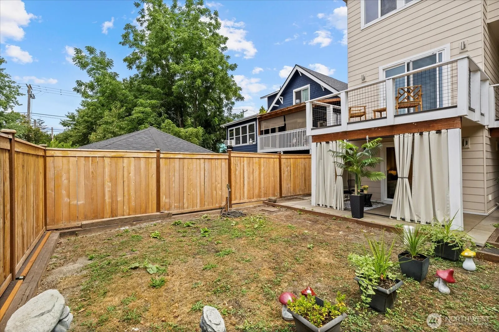 715 28th Ave S #& 713, Seattle, WA 98144