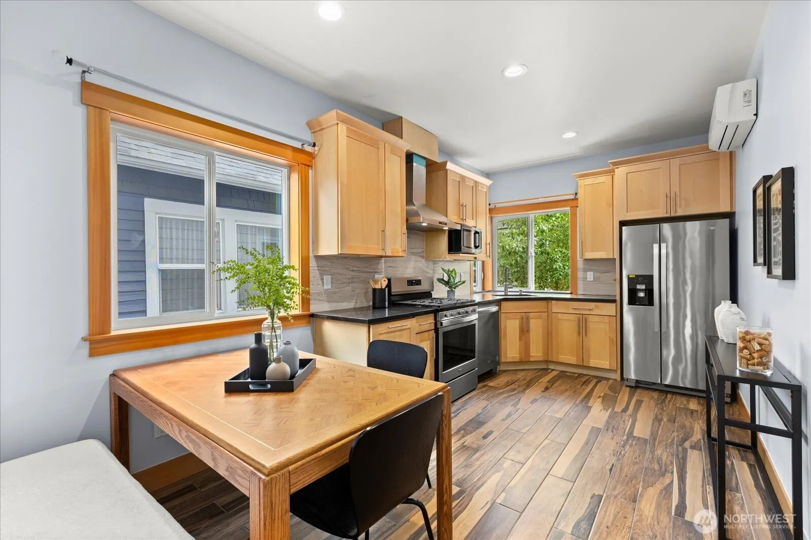 715 28th Ave S #& 713, Seattle, WA 98144