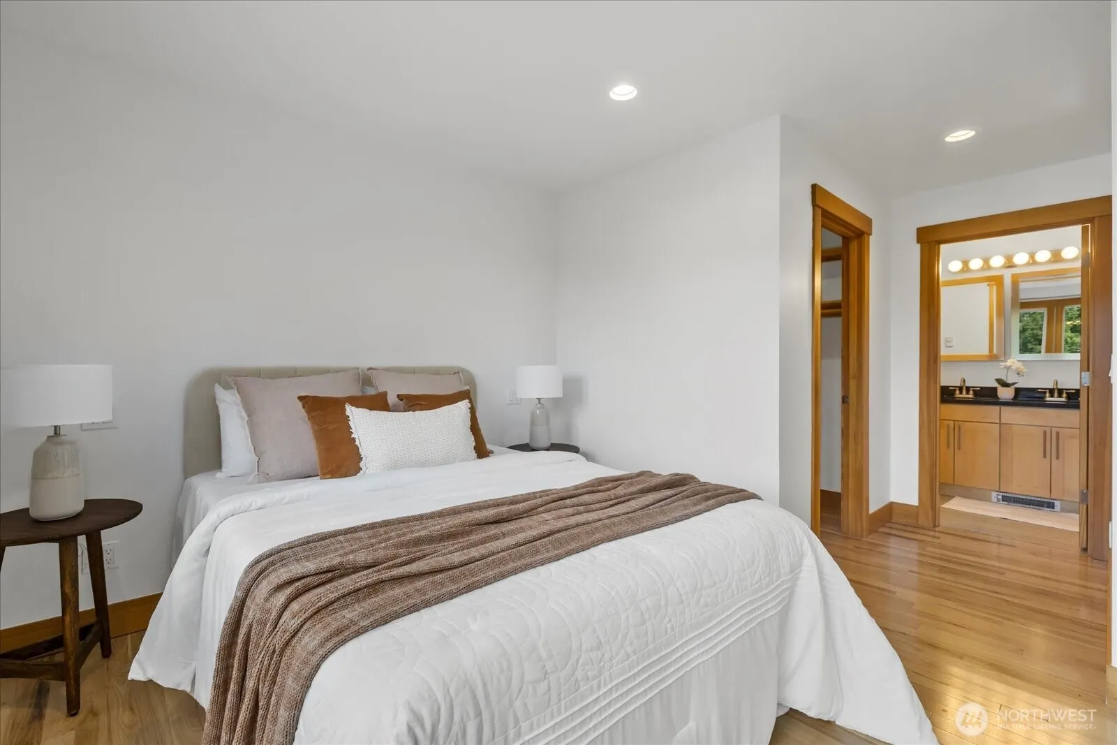 715 28th Ave S #& 713, Seattle, WA 98144