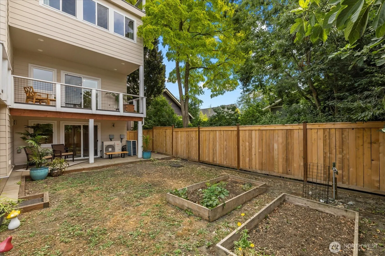 715 28th Ave S #& 713, Seattle, WA 98144
