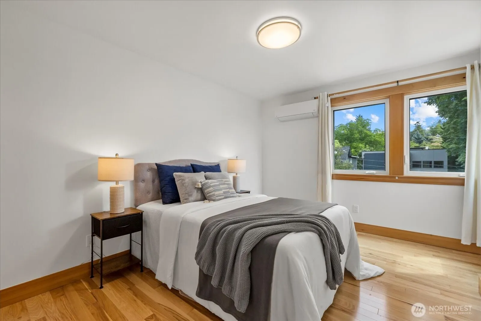 715 28th Ave S #& 713, Seattle, WA 98144