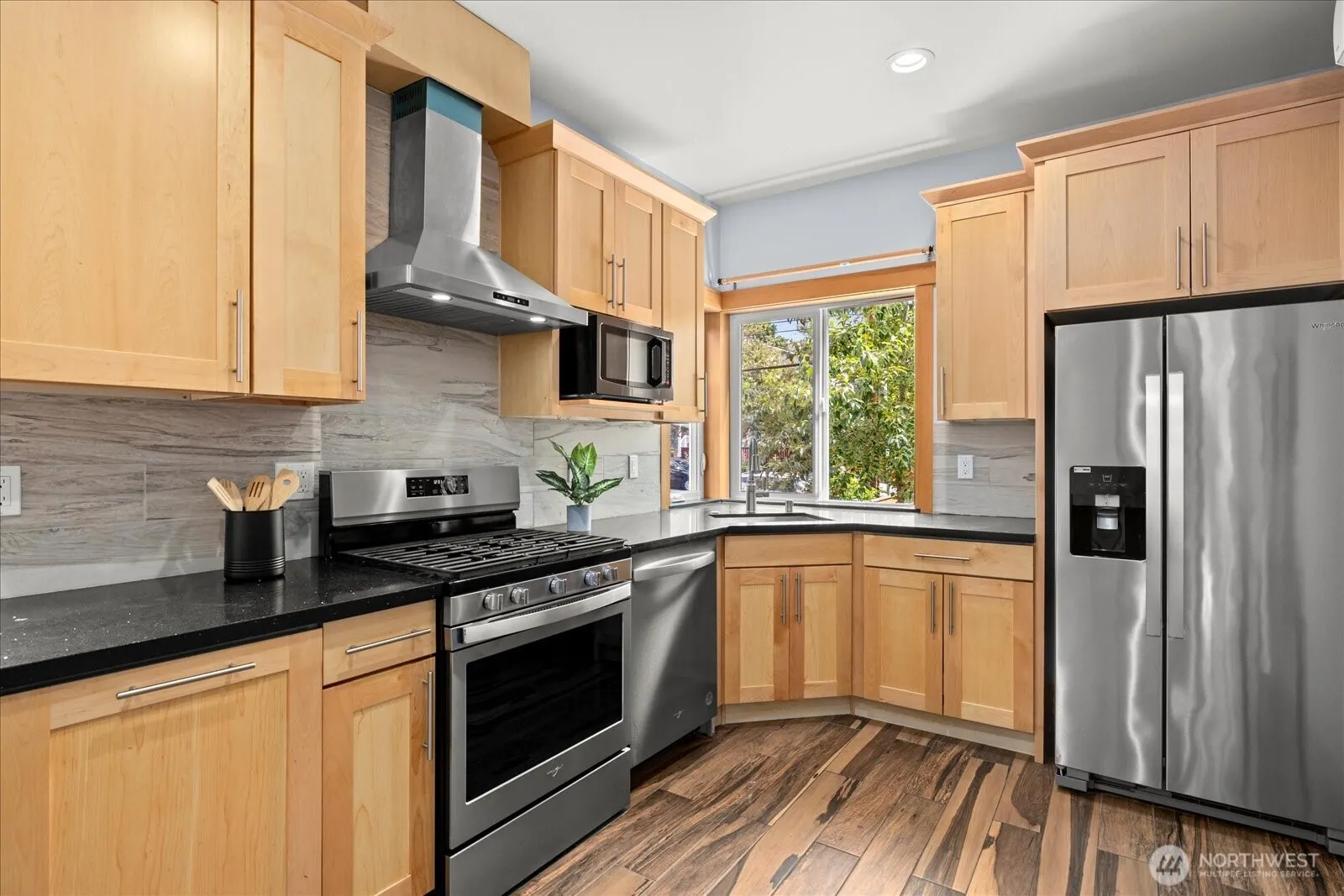 715 28th Ave S #& 713, Seattle, WA 98144