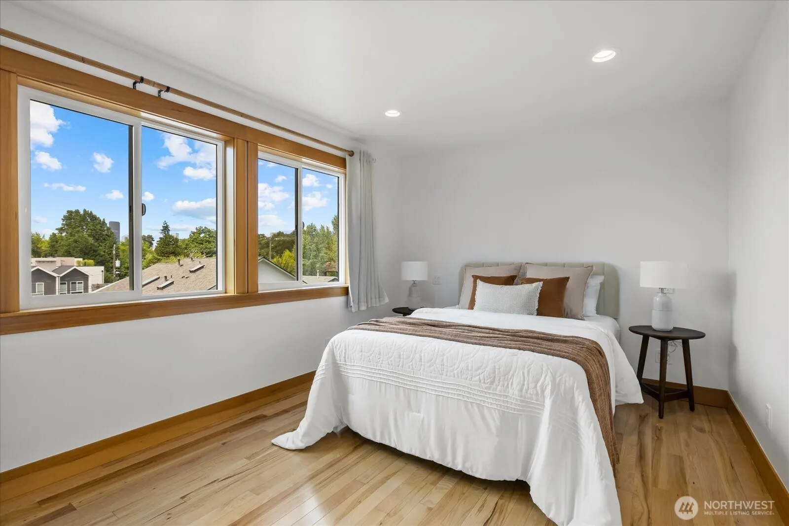 715 28th Ave S #& 713, Seattle, WA 98144