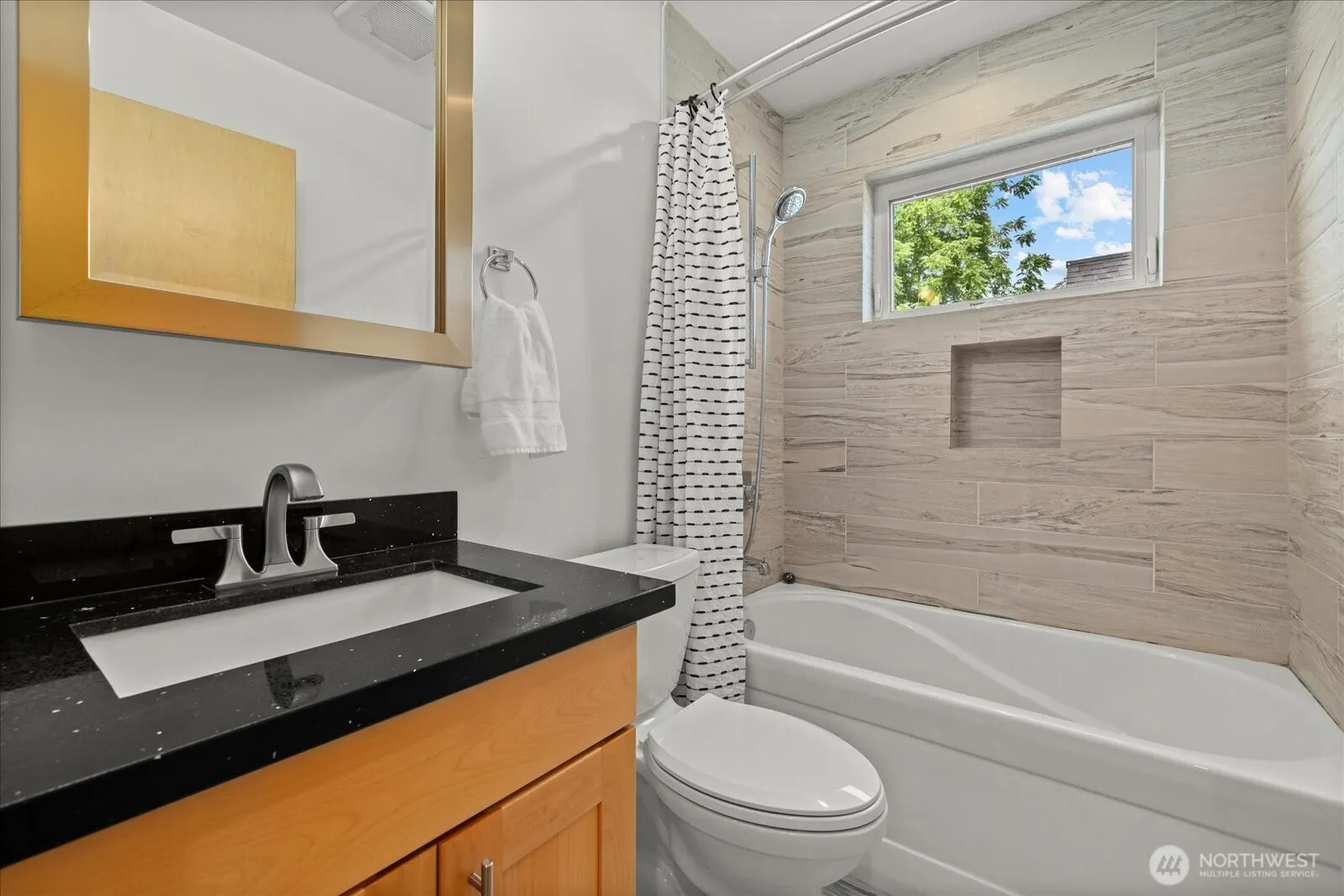 715 28th Ave S #& 713, Seattle, WA 98144