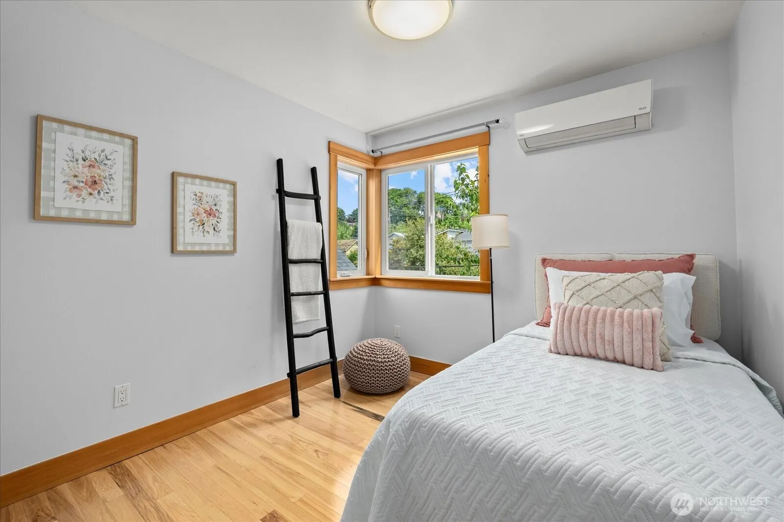 715 28th Ave S #& 713, Seattle, WA 98144