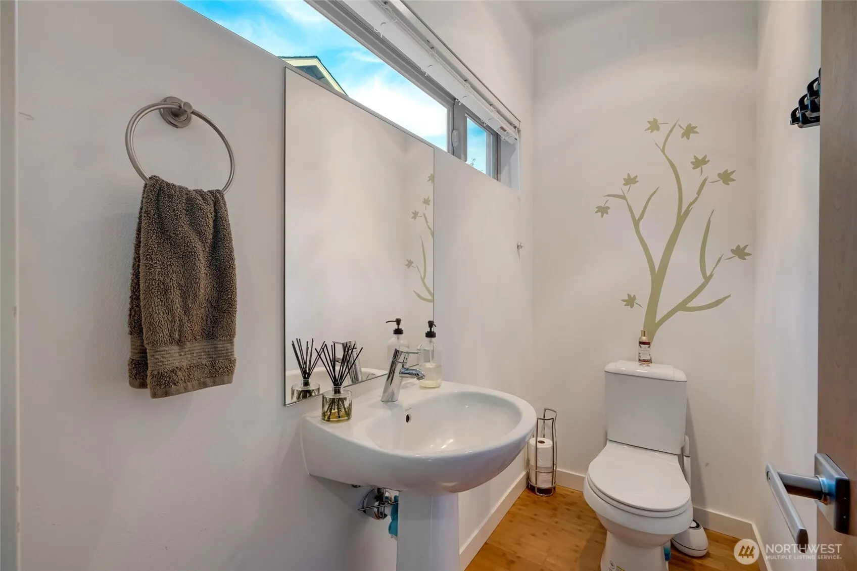 319 21st Avenue , Seattle, WA 98122