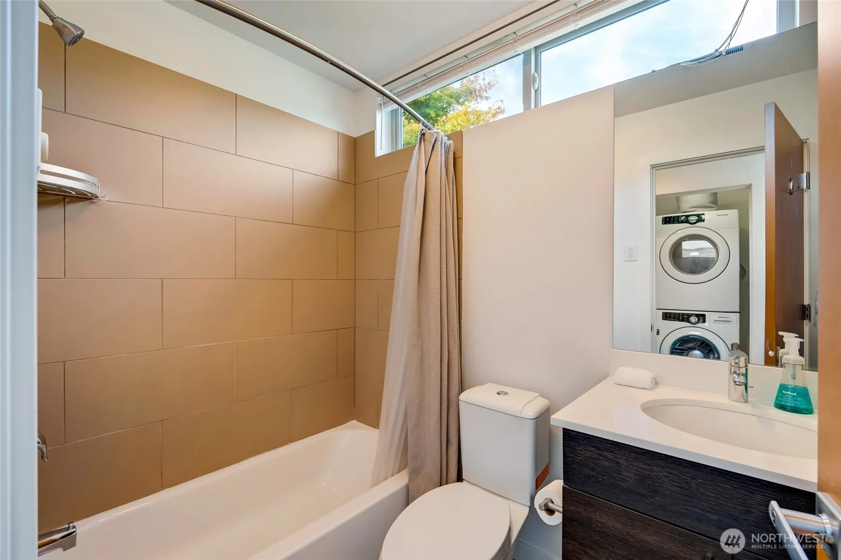 319 21st Avenue , Seattle, WA 98122