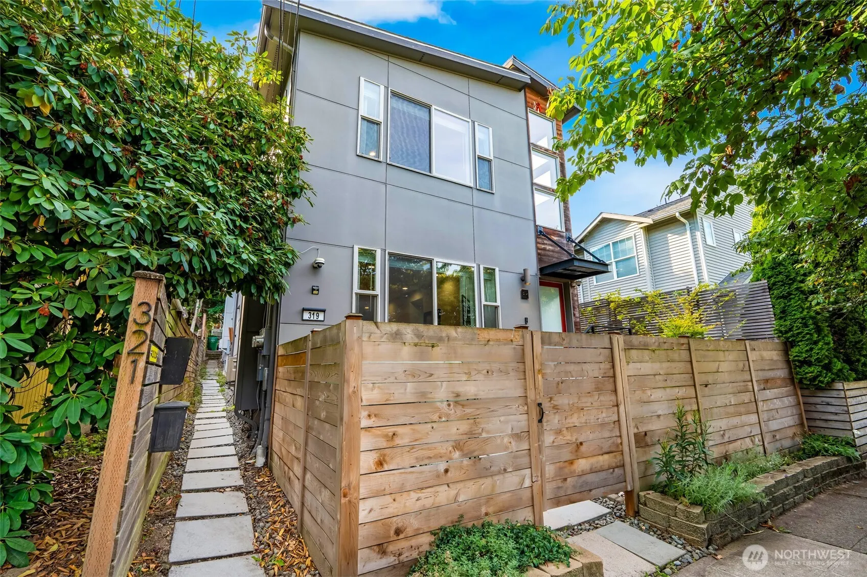 319 21st Avenue , Seattle, WA 98122