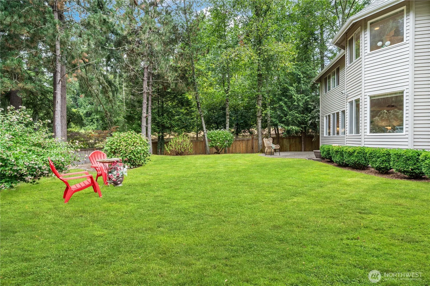 2615 E Beaver Lake Drive SE, Sammamish, WA 98075