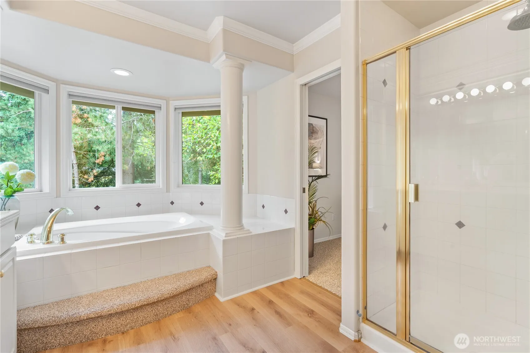 2615 E Beaver Lake Drive SE, Sammamish, WA 98075