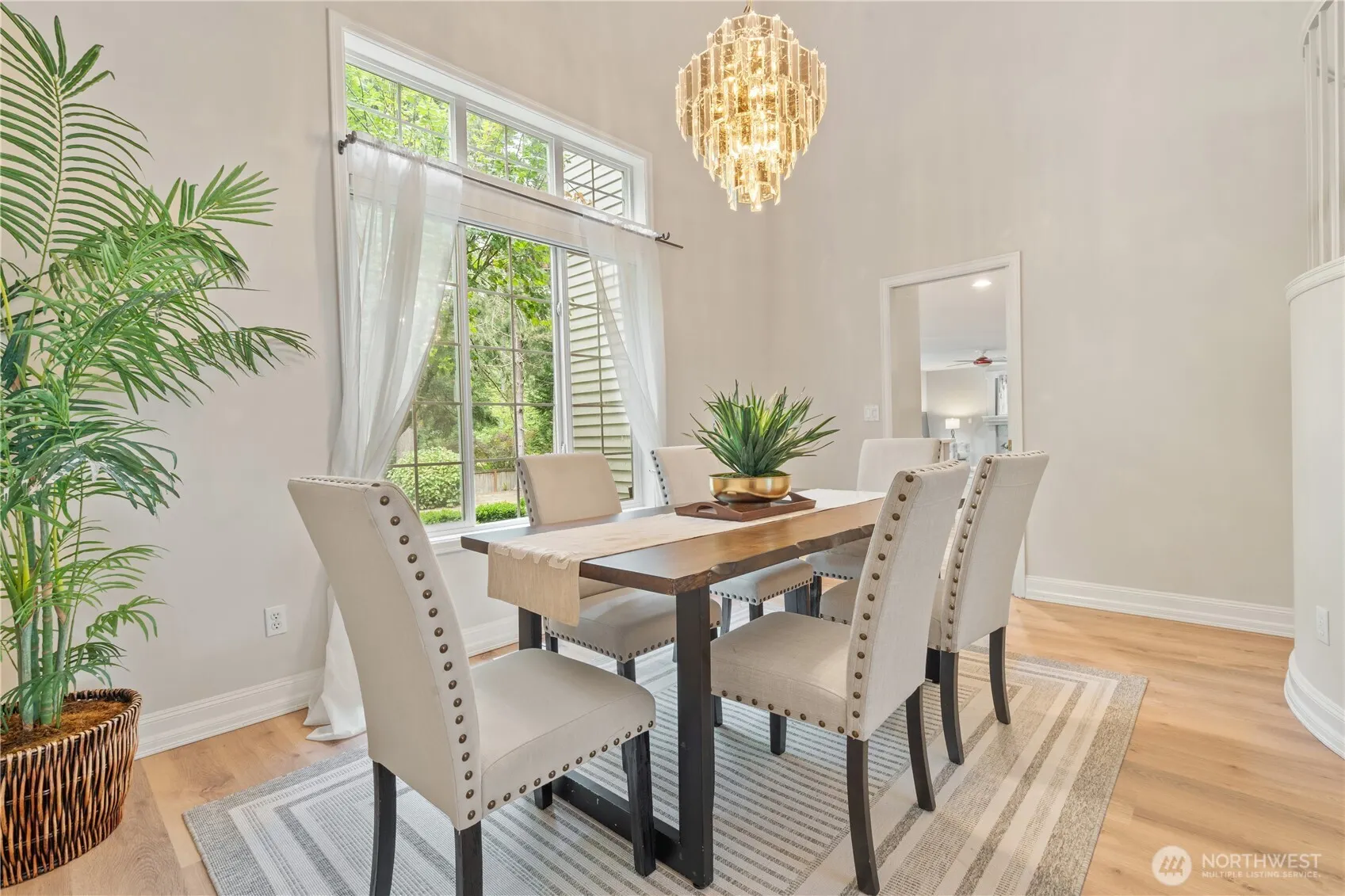 2615 E Beaver Lake Drive SE, Sammamish, WA 98075