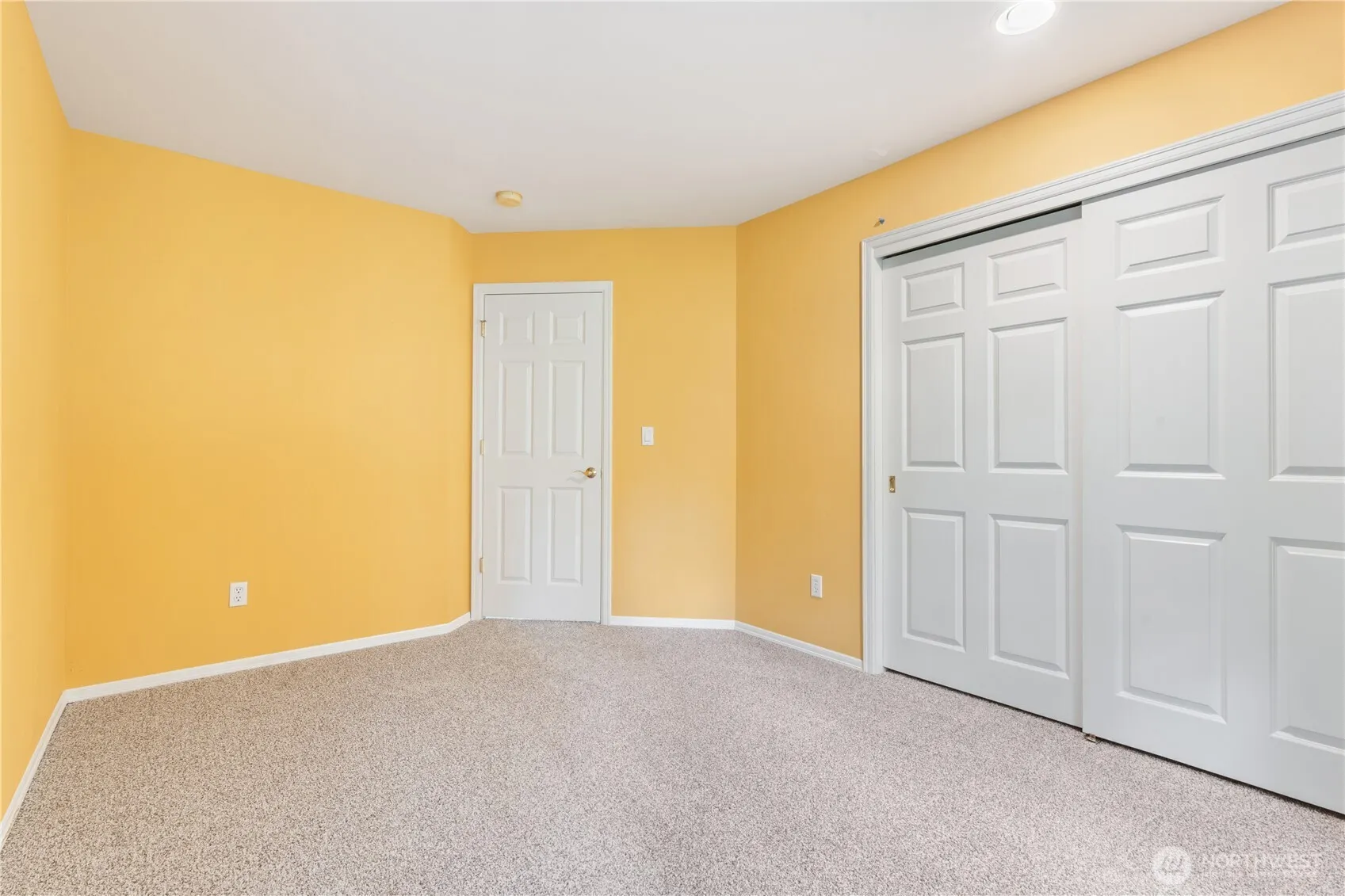 2615 E Beaver Lake Drive SE, Sammamish, WA 98075