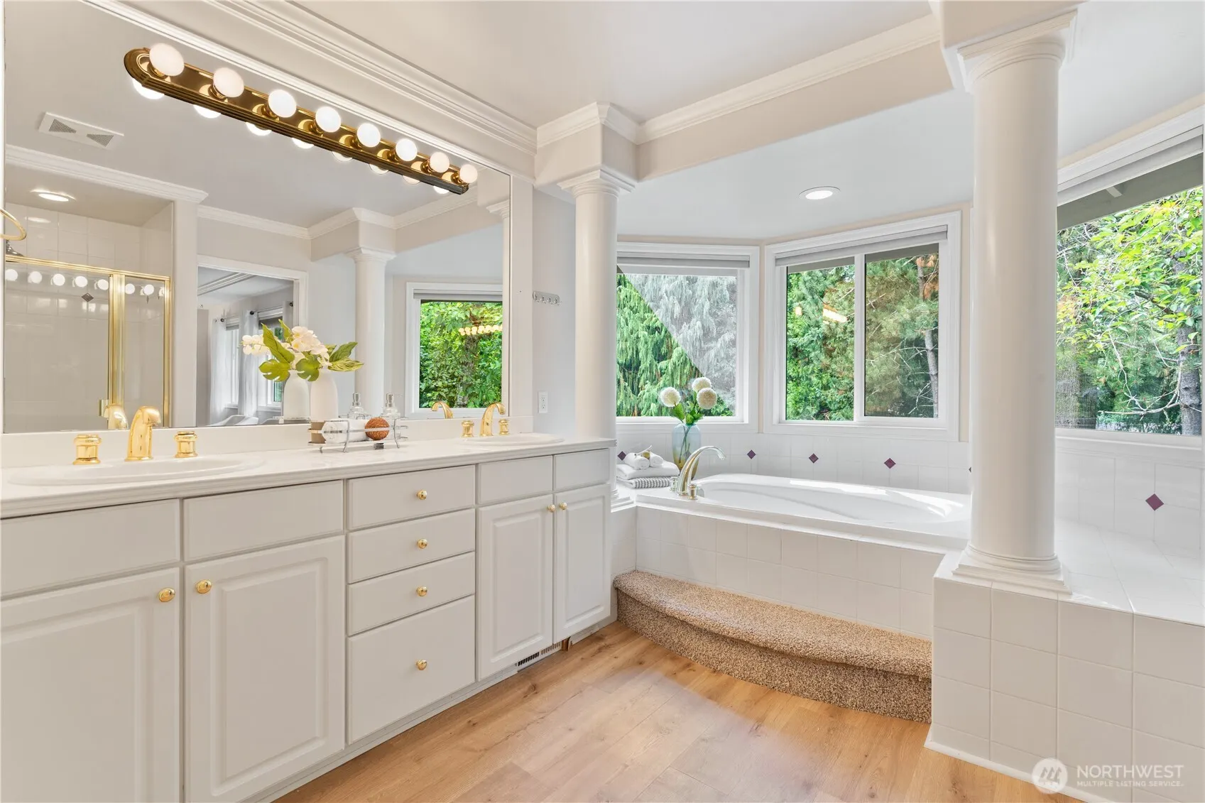2615 E Beaver Lake Drive SE, Sammamish, WA 98075