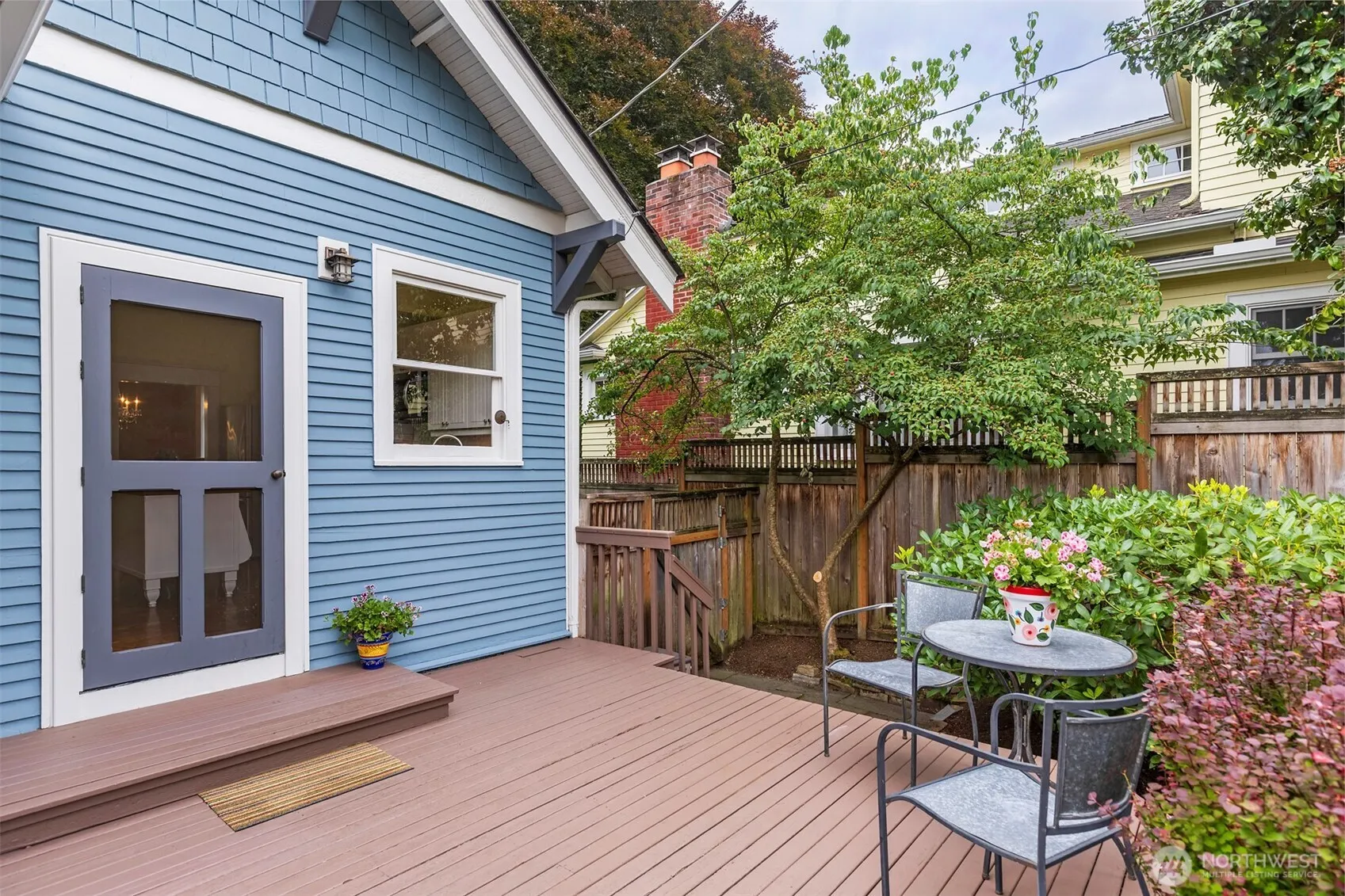 2565 4th Avenue W, Seattle, WA 98119