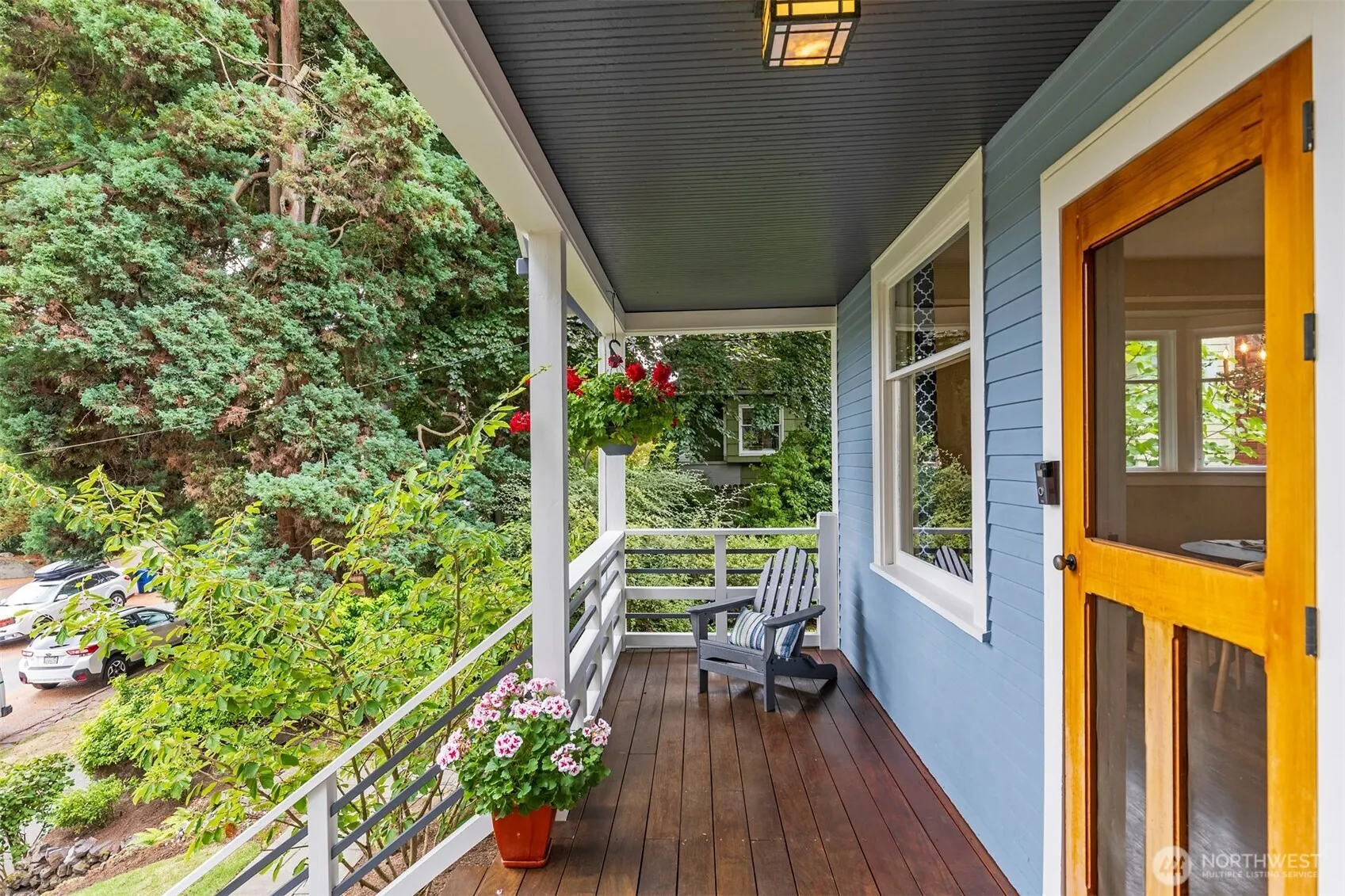 2565 4th Avenue W, Seattle, WA 98119