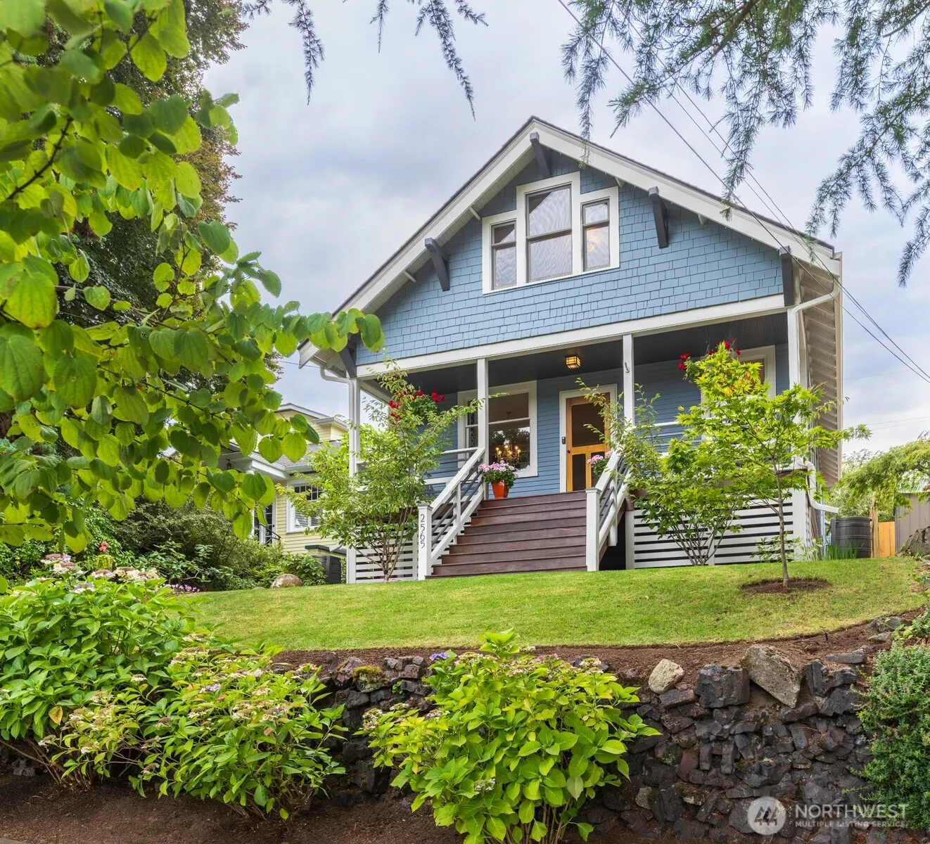 2565 4th Avenue W, Seattle, WA 98119