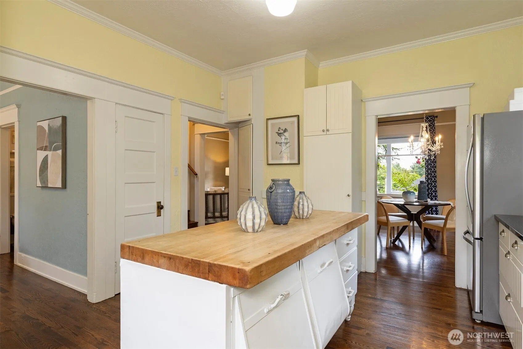 2565 4th Avenue W, Seattle, WA 98119