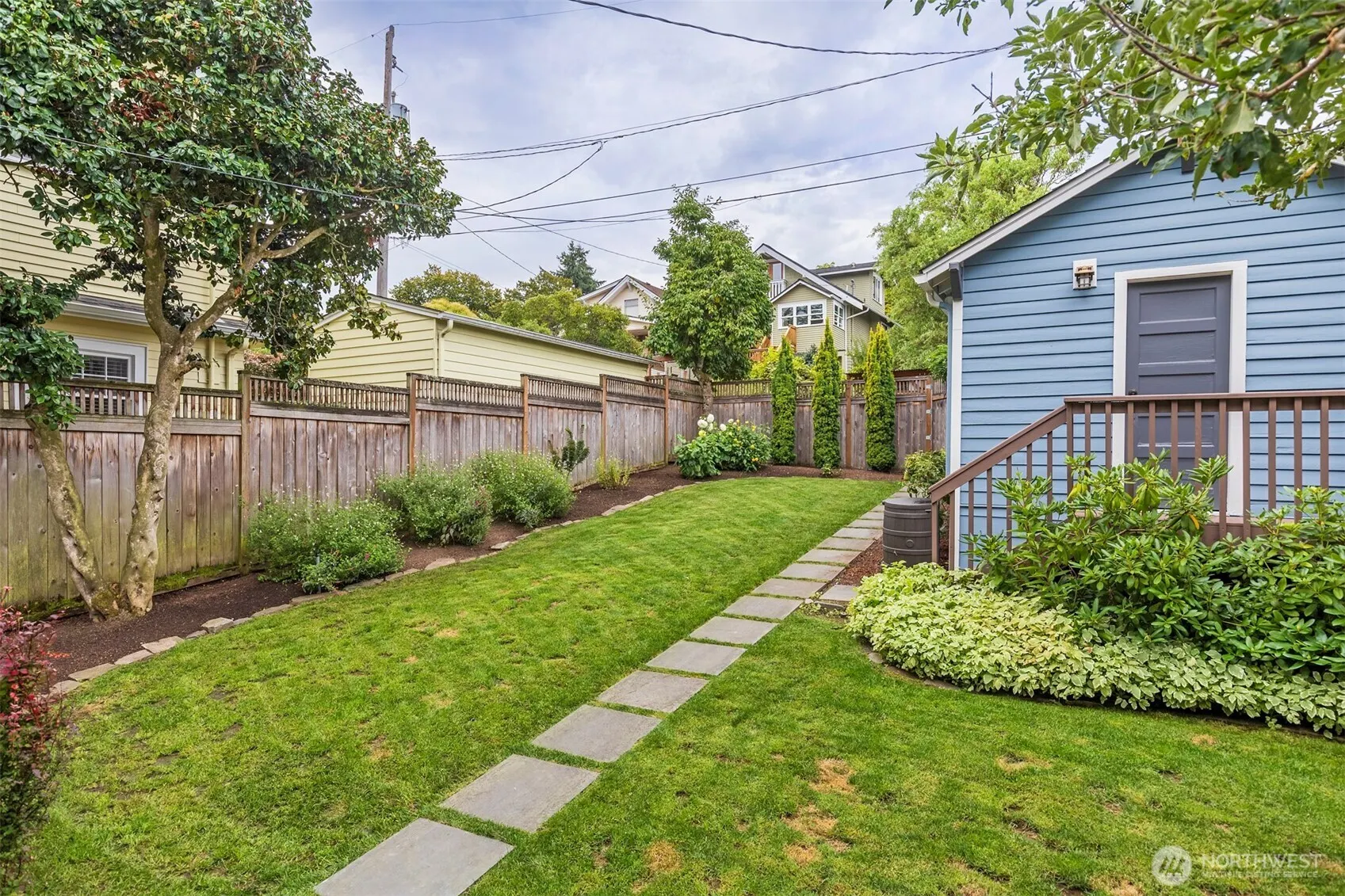 2565 4th Avenue W, Seattle, WA 98119