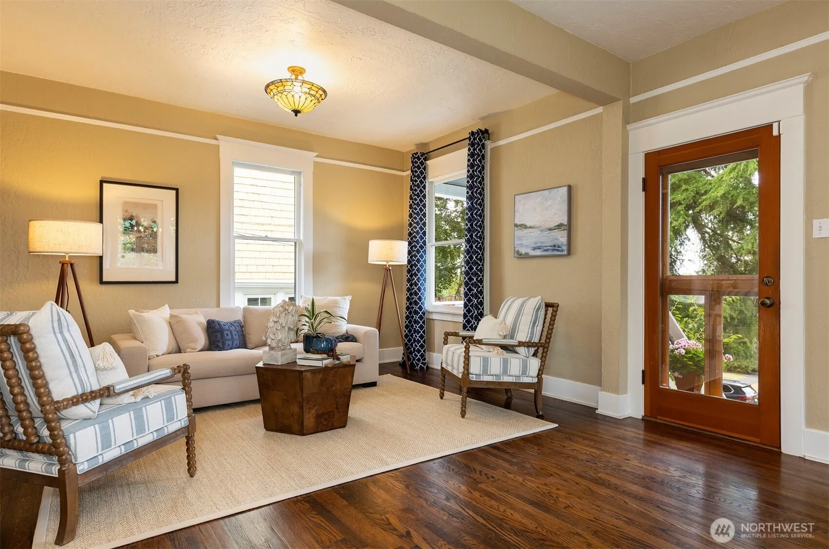 2565 4th Avenue W, Seattle, WA 98119