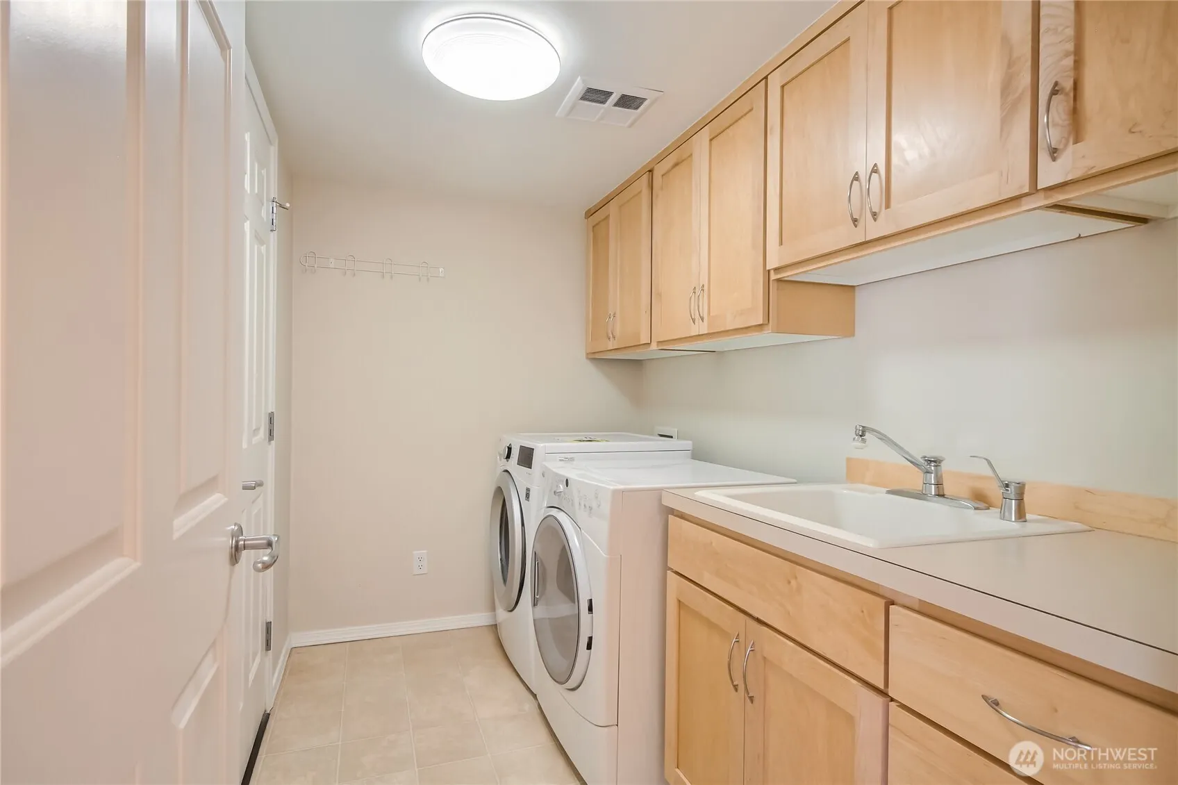 22425 SE Highland Lane #305, Issaquah, WA 98029